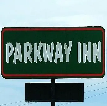 Parkway Inn - Newport